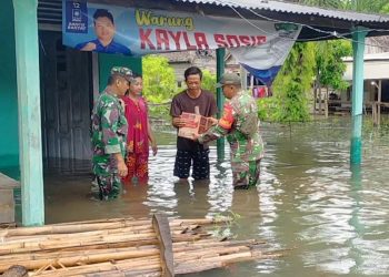 Desa Talang Batu Mesuji Timur Banjir, Prajurit Kodim 0426/TB Siaga Bantu Warga