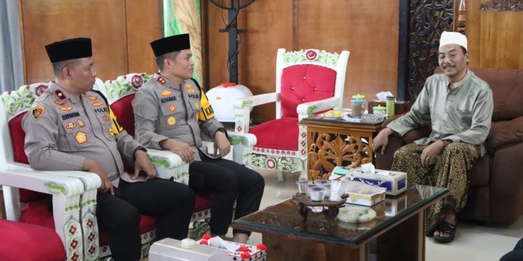 Jumat Curhat Polres Nganjuk bersama Santri Pomosda At -Taqwa Tanjunganom, Kapolres Sampaikan Pesan Kamtibmas