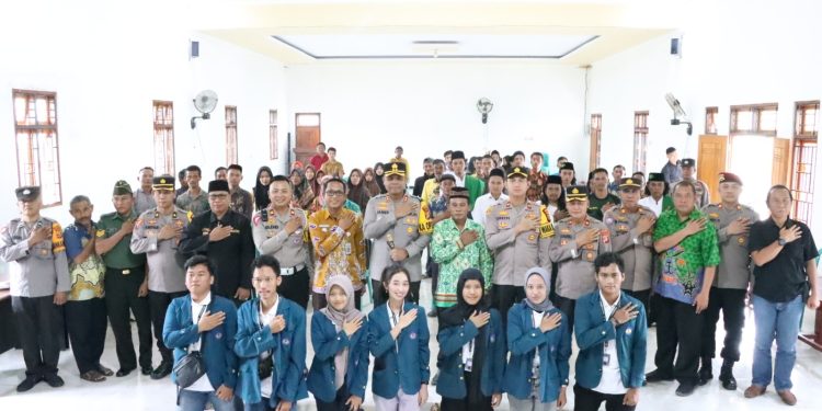 Kapolres Tulang Bawang Sebarkan Nomor Hotline dan Ajak Warga Perangi Narkoba Pada Kegiatan Jum’at Curhat