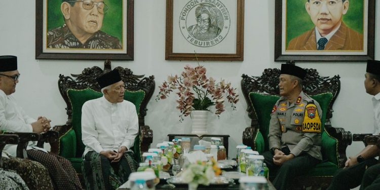Perkuat Silaturahmi, Kapolda Jatim Kunjungi Ponpes Tebuireng Jombang