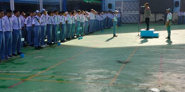 Pesan Penting Saat Kapolsek Mojoroto Menjadi Pembina Upacara di SMK PGRI 1 Kediri