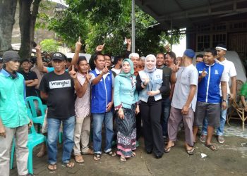 Semakin membludakx pengunjung Caleg PAN Dapil 4 Hj. Nurlenni Kahar Sibali Di Dua Dusun Daerah Pemilihannnya…Fakta