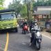 Kasat Lantas Polres Tabanan Atur Lalu Lintas dan Urai Kemacetan Akibat Truck Mogok Patah As
