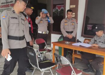 Polres Landak Melaksanakan Pengamanan Dan Patroli Di Kantor KPU Dan Gudang Logistik Pemilu