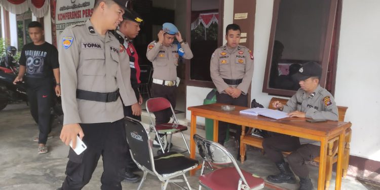 Polres Landak Melaksanakan Pengamanan Dan Patroli Di Kantor KPU Dan Gudang Logistik Pemilu