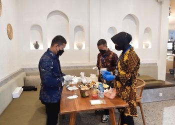Satgas Ban Ops OMB Kapuas Polda Kalbar Menurunkan Tim untuk melakukan Pengecekan Makanan( food safety) Dalam Rangka Kampanye Capres Nomor Urut 2