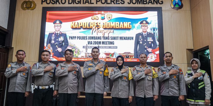 Wujud Kepedulian, Kapolres Jombang Menyapa Anggota yang Sakit Via Zoom Metting
