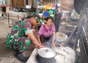 Berbagi Kebahagiaan Kepada Warga Kurang Mampu, Wujud Kepedulian Babinsa Koramil Kademangan Kepada Sesama
