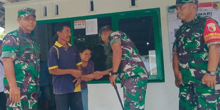 Dandim 0808/Blitar Dampingi Tim Wasev Kodam V/Brawijaya Pada Kegiatan Peninjauan Rutilahu Bantuan Gubernur Jatim Di Wilayah Kodim 0808