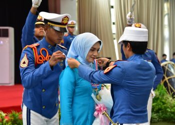 PENGUKUHAN IBU ASUH TARUNA TINGKAT I AKADEMI TNI