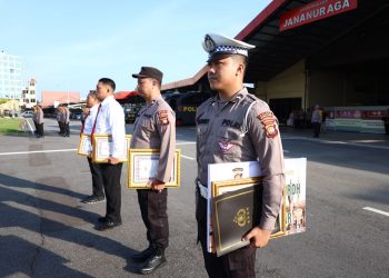 Dapat Reward Pin Kapolri dan Hadiah Ibadah Umroh Dari Kapolda Kalbar, Bripda Novandro Ucap Syukur