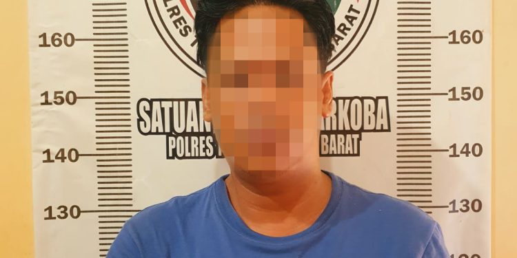 Polisi Gerebek Kontrakan di Lambu Kibang, Tangkap Bandar Narkoba.