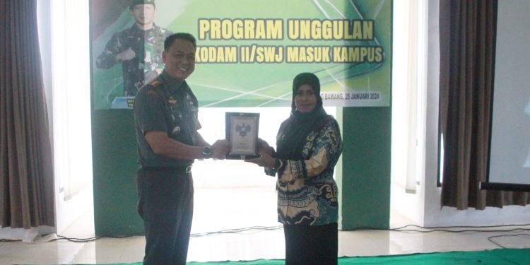 Program Unggulan Kodam ll Sriwijaya, Dandim 0426 TB Berikan Materi Di Universitas Institut Agama Islam (IAI)