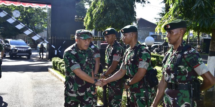 Gubernur Akademi Militer Tinjau Latihan OJT Taruna Tk. IV/Sermatutar TP. 2023/2024