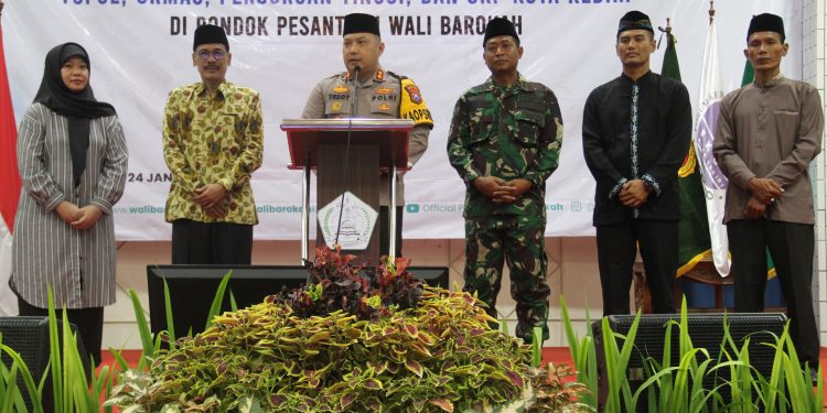 Kompak, Kapolres Kediri Kota Bersama Toga Tomas Tandatangai Deklarasi Pemilu Damai
