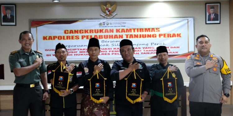 Polres Tanjungperak Gelar Cangkrukan Kamtibmas Bersama Perguruan Pencak Silat Untuk Pemilu Damai