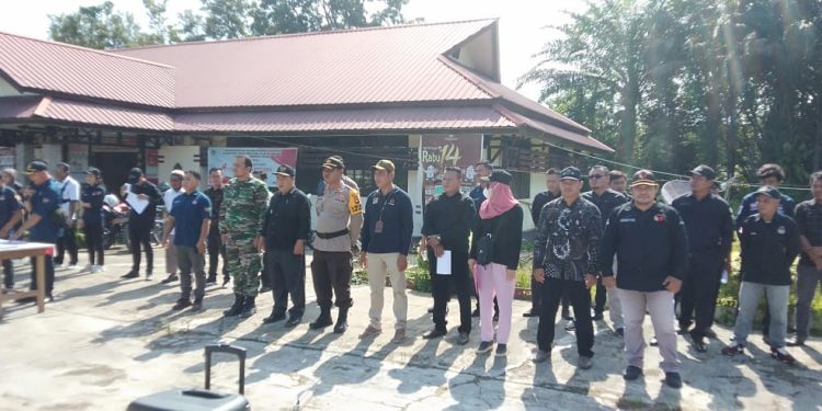 434 Orang KPPS Kecamatan Kuala Behe DiLantik, Kapolsek Kuala Behe Pesankan Jaga Netralitas