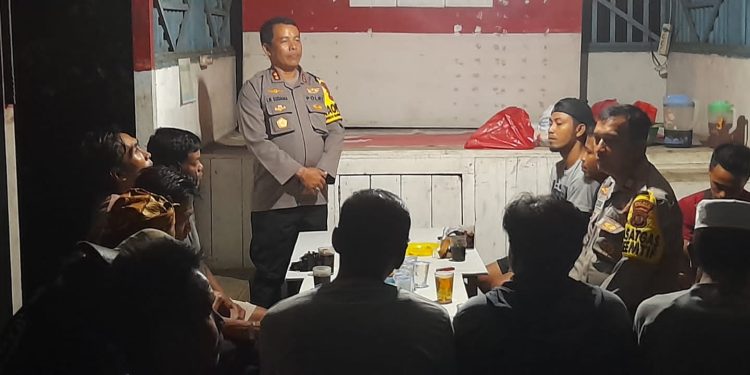 Dialog Kamtibmas Kapolres Sekadau dengan Awak Satkamling Nirboyo