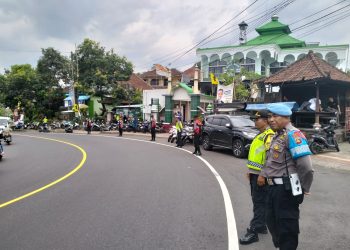 Pengamanan Sholat Jumat, Sekaligus Pengamanan Jalur yang di lalui Cawapres Nomor Urut.  1. Muhaimin