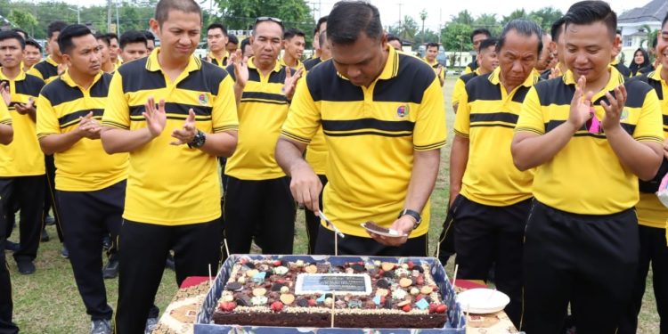 Polres Tulang Bawang Rayakan Ulang Tahun 29 Personelnya, AKBP James Sampaikan Pesan Ini