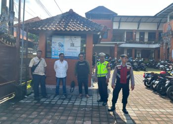 Personil Polsek Tabanan Amankan Ibadah Kebaktian Misa Minggu