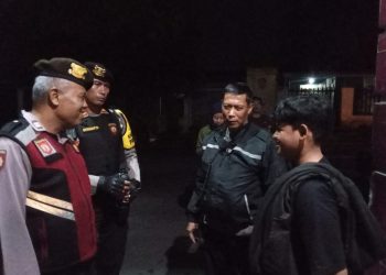 Saat Patroli Rutin Dini Hari, Kapolsek Mojoroto Temukan ini di Jalan Semeru !