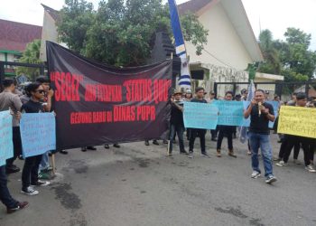 Gedung baru Dinas  PUPR Kabupaten Blitar di Demo LSM GPI, Di Duga kuat Di Korupsi 
