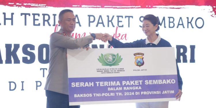 Polda Jatim Terima Paket Sembako dari Budha Tzu Chi untuk Disalurkan Kepada Masyarakat