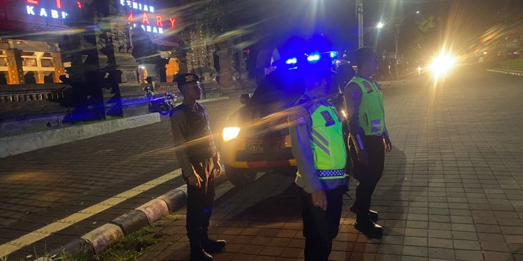 Antisipasi Gangguan Kamtibmas Malam Hari, Polres Tabanan Intensifkan Blue Light Patrol Gabungan Tiga Pilar