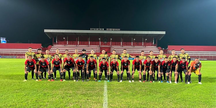 Polres Blitar Kota dan Kodim 0808 Lakukan Laga Sepak Bola Persahabatan