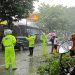 Gerak Cepat Anggota Satlantas Polres Kediri Evakuasi Korban Pohon Tumbang di Pare.