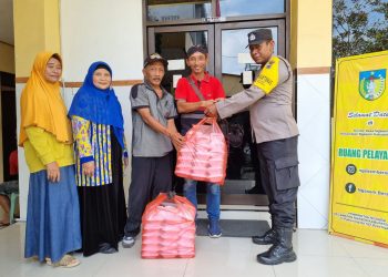Jumat berkah Polsek Ngasem Polres Kediri Bantu Cegah Stunting