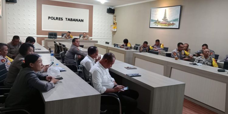 Polres Tabanan ikuti Forum Belajar Bersama dengan Narasumber Prof. Rheinald Kasali secara Online