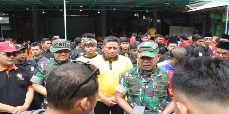 Dandim 0808/Blitar, Ikuti Kegiatan Bulan Bakti TNI – Polri TA.2024 di Pondok Pesantren Bustanul Mutaalimin As Salafi Dawuhan