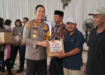 Tingkatkan Partisipasi Masyarakat dalam Pemilu 2024, Polres Jombang Gelar Bakti Sosial dan Bakti Kesehatan