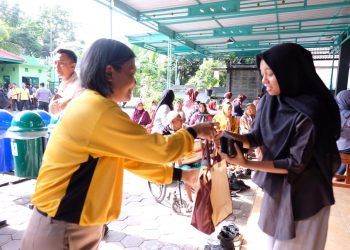 Bulan Bakti TNI-Polri, Polres Blitar Kota dan Kodim 0808 Gelar Bakti Kesehatan, Baksos dan Bersih – Bersih Pondok Pesantren