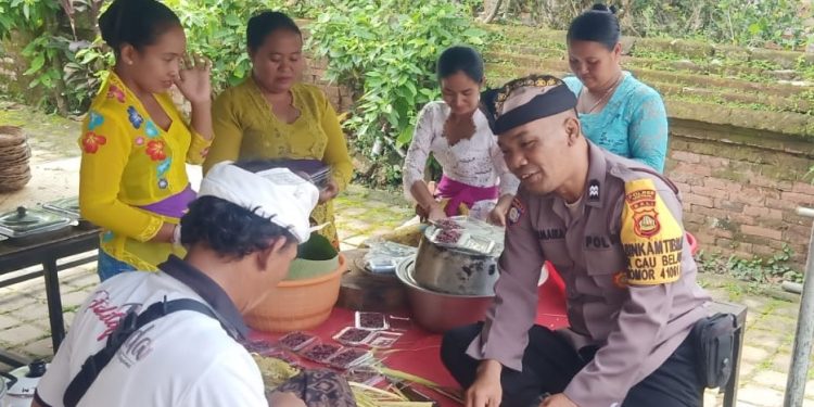 Himbauan Harkamtibmas Jelang Pemilu 2024, Bhabinkamtibmas Polres Tabanan Sambangi Tokoh Adat & Tokoh Masyarakat