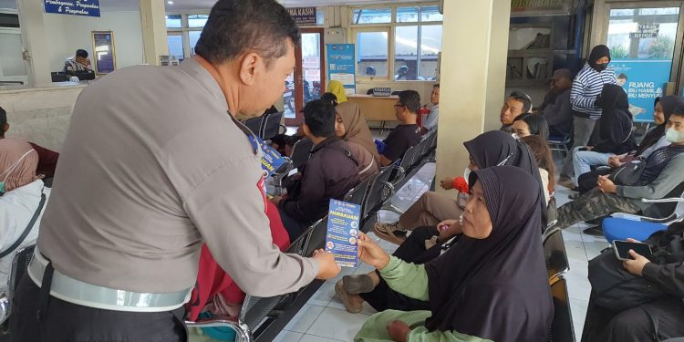 Kanit Kamsel Sat Lantas Polres Kediri Himbau Warga pentingnya Kamseltibcar Lantas