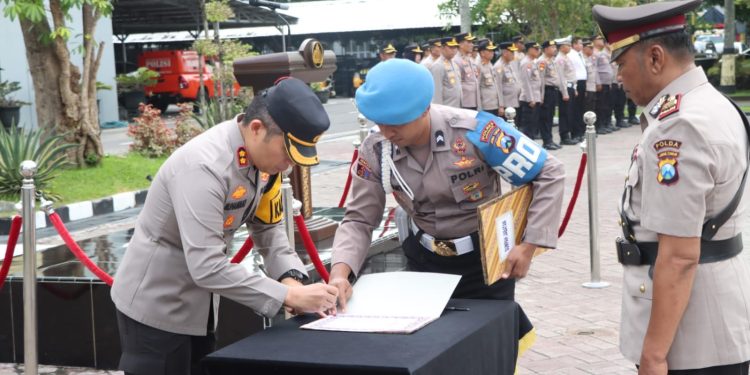 Kapolres Nganjuk Pimpin Upacara Serah Terima Jabatan Kapolsek Loceret