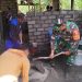 Wujudkan Tempat Tinggal Yang Layak Huni, Babinsa Koramil Kademangan Bantu Bangun Rumah Warga Binaannya