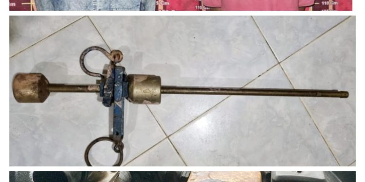Polsek Dente Teladas Dibantu Warga Tangkap Dua Pelaku Curat Yang Beraksi di Kampung Sendiri