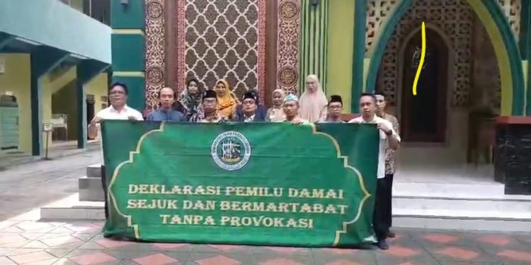 Jajaran Rektorat dan Civitas Akademika Universitas Islam Tribakti Deklarasikan Pemilu Damai