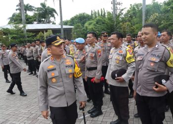 Kapolres Pimpin Gelar Apel Pengecekan dan Pemeriksaan Kesehatan serta Penampilan Anggota Polres Nganjuk
