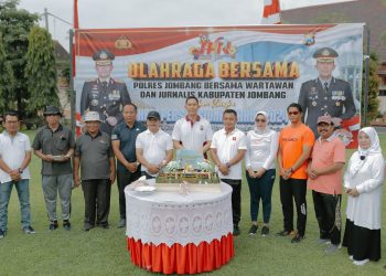 HPN di Mapolres Jombang, Awak Media Ini Bawa Pulang Sepeda Motor Gres