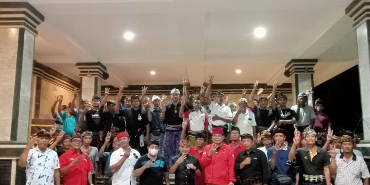 Warga Banjar Batanbuah Kaja Kompak Dukung Caleg PDI-P I Nyoman Sukanada