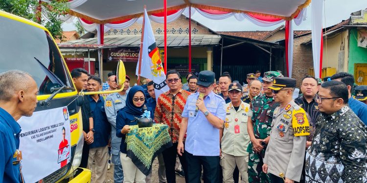 Kapolres Tulang Bawang Barat Hadiri Pelepasan Pendistribusian Logistik Pemilu Untuk Dapil 1.