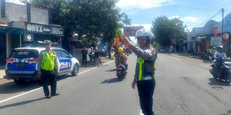 Hari terahir Libur Panjang Unit Turjagwali Sat Lantas Polres Kediri Lakukan Patroli Taktis Antsispasi Kecelakaan dan Kemacetan