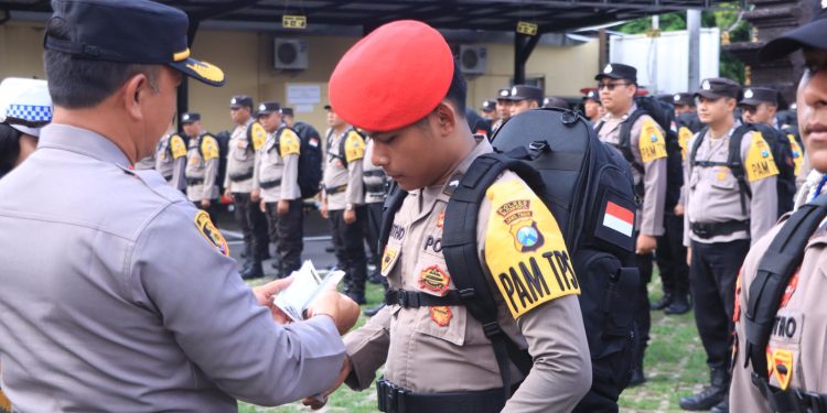 Polres Blitar Kota Menggelar Apel Kesiapan Personil Pam TPS Dilanjutkan Pemeriksaan Kesehatan