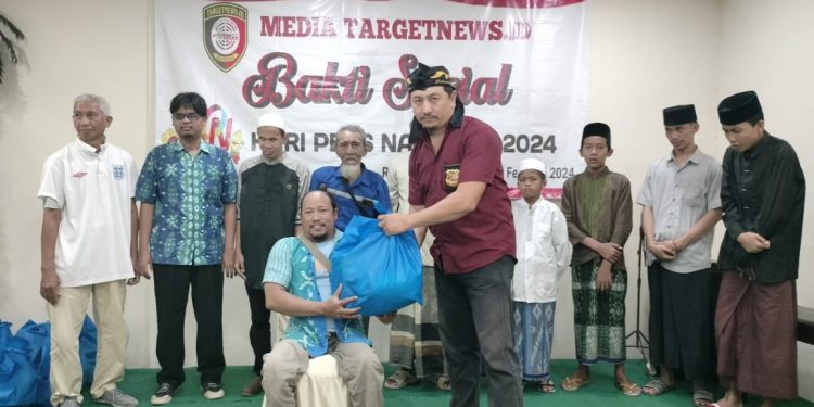 Pimpinan Redaksi Media TargetNews.Id Adakan Baksos di Hari Pers Nasional