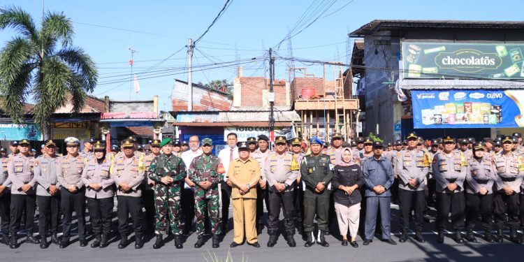 Kapolres Blitar Kota Pimpin Apel Pergeseran Pasukan Pam Tps